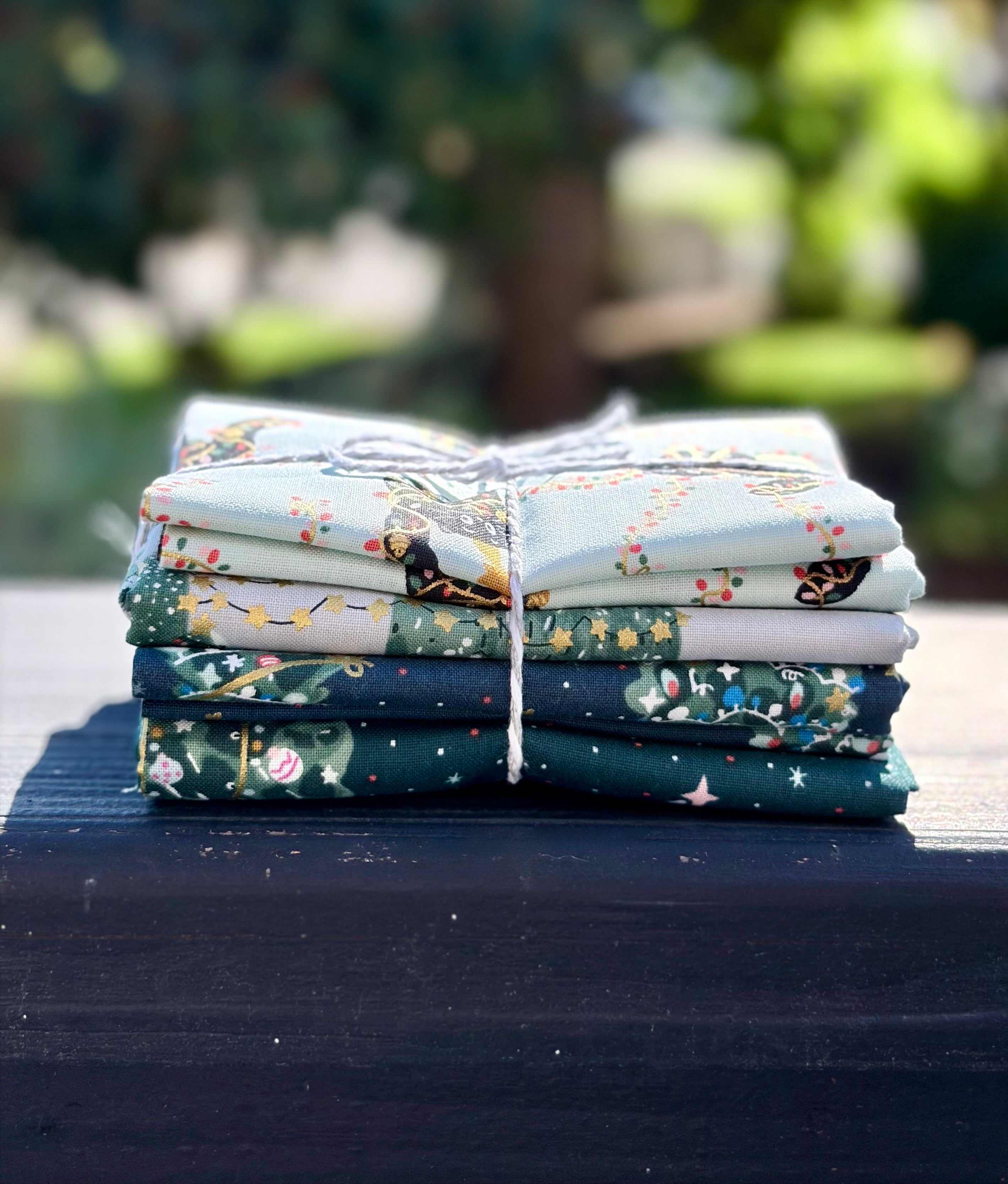 Twas the Night Before Camas Fat Quarter Bundle