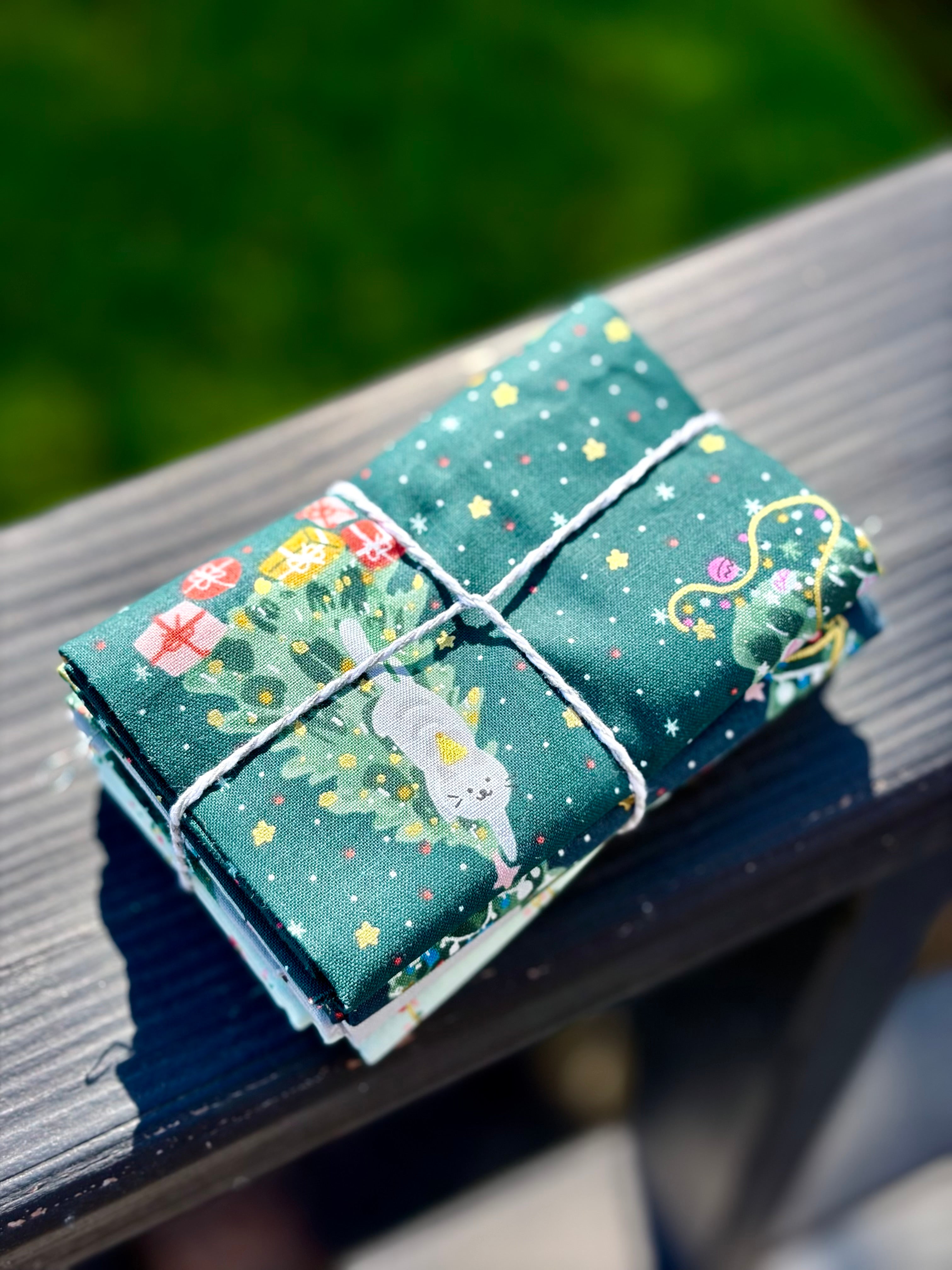 Twas the Night Before Camas Fat Quarter Bundle