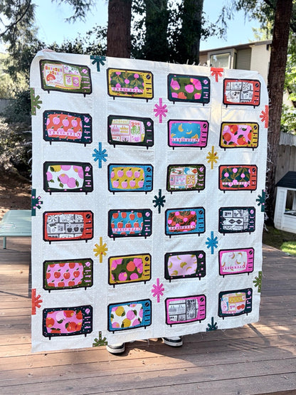PRE-ORDER: Super Saturday Sparkle Shopper Quilt Kit