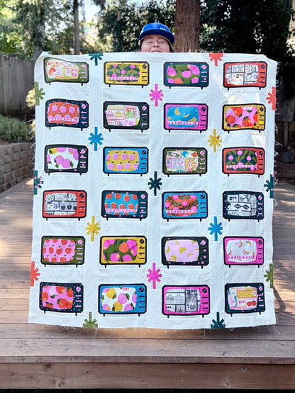PRE-ORDER: Super Saturday Sparkle Shopper Quilt Kit