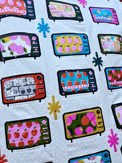 PRE-ORDER: Super Saturday Sparkle Shopper Quilt Kit